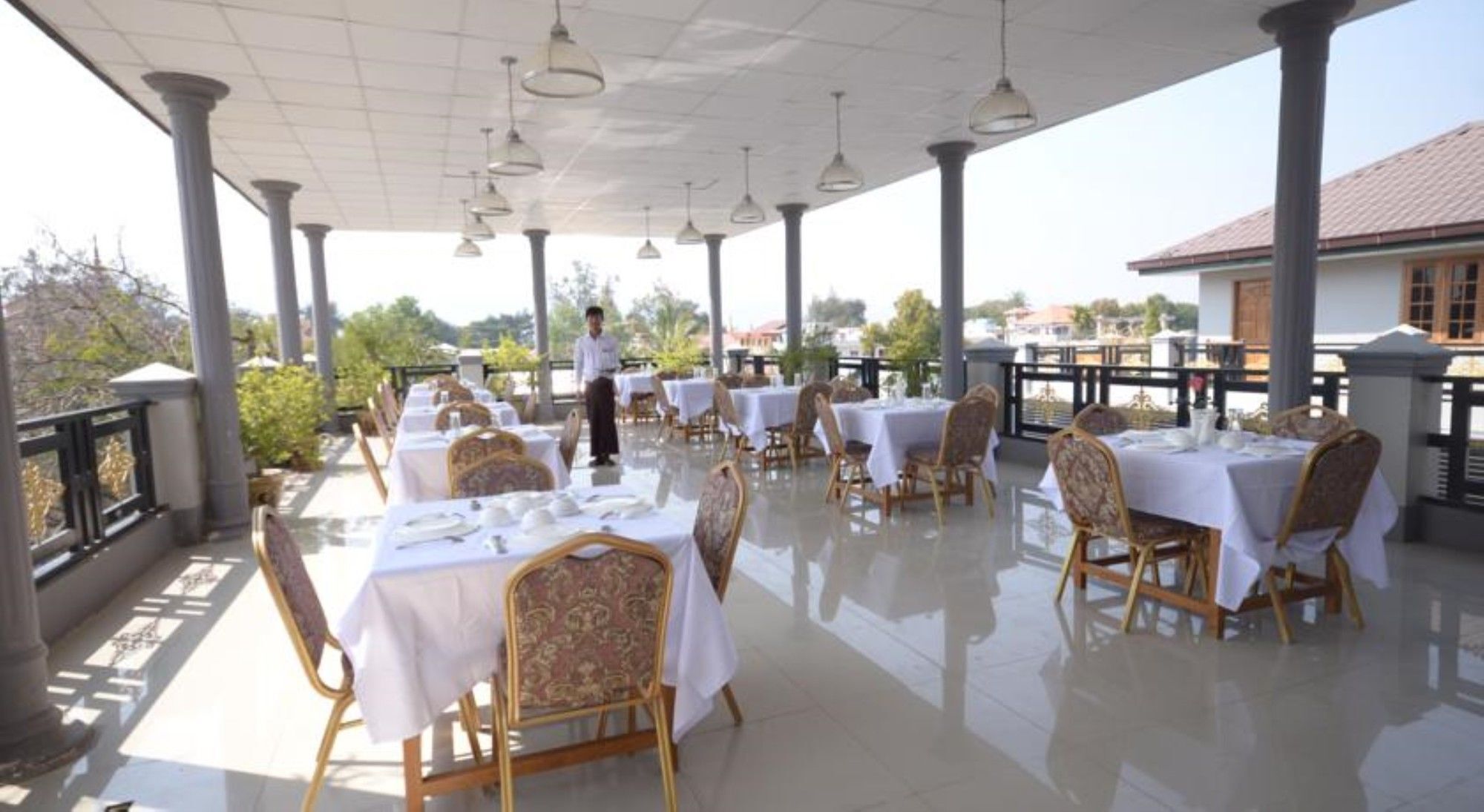 Inlay Palace Hotel Nyaung Shwe Bagian luar foto