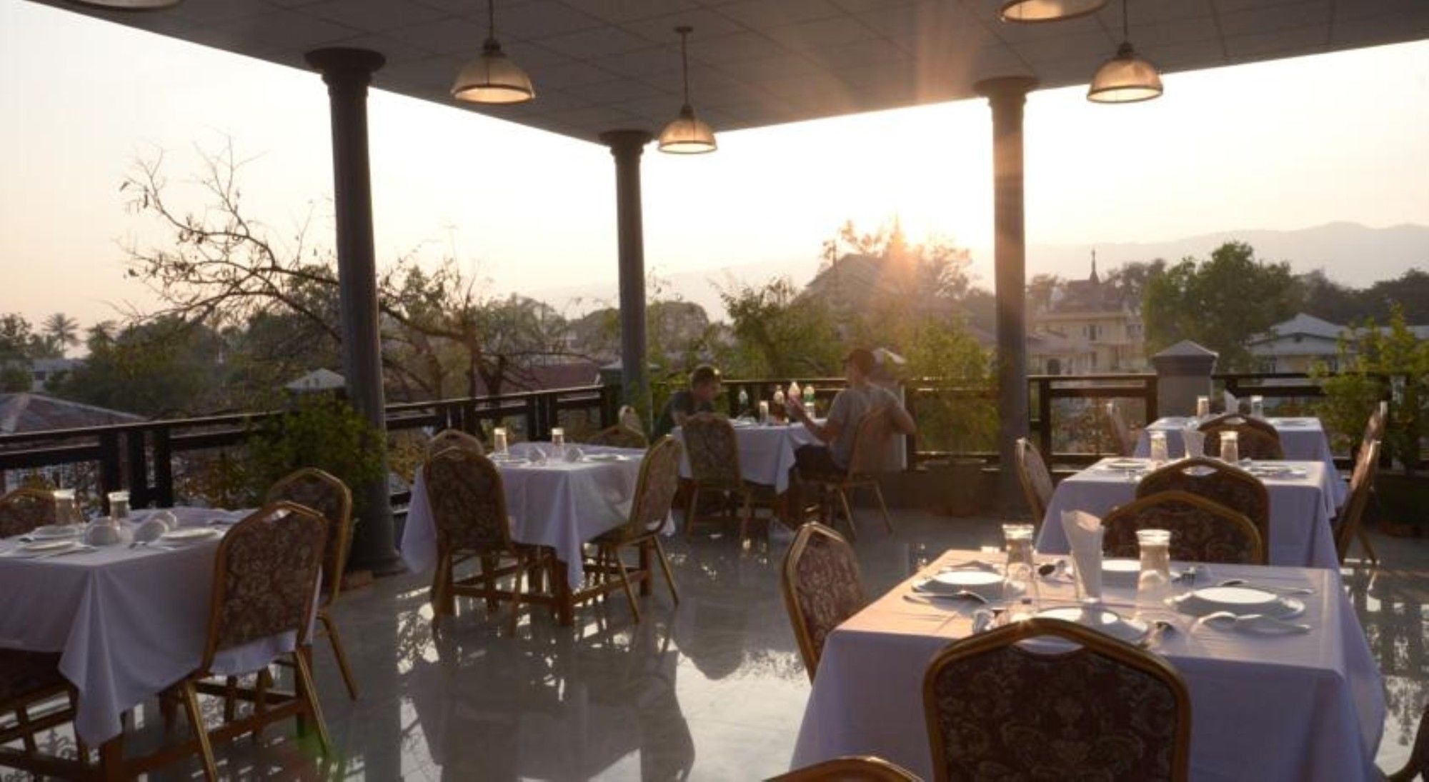 Inlay Palace Hotel Nyaung Shwe Bagian luar foto