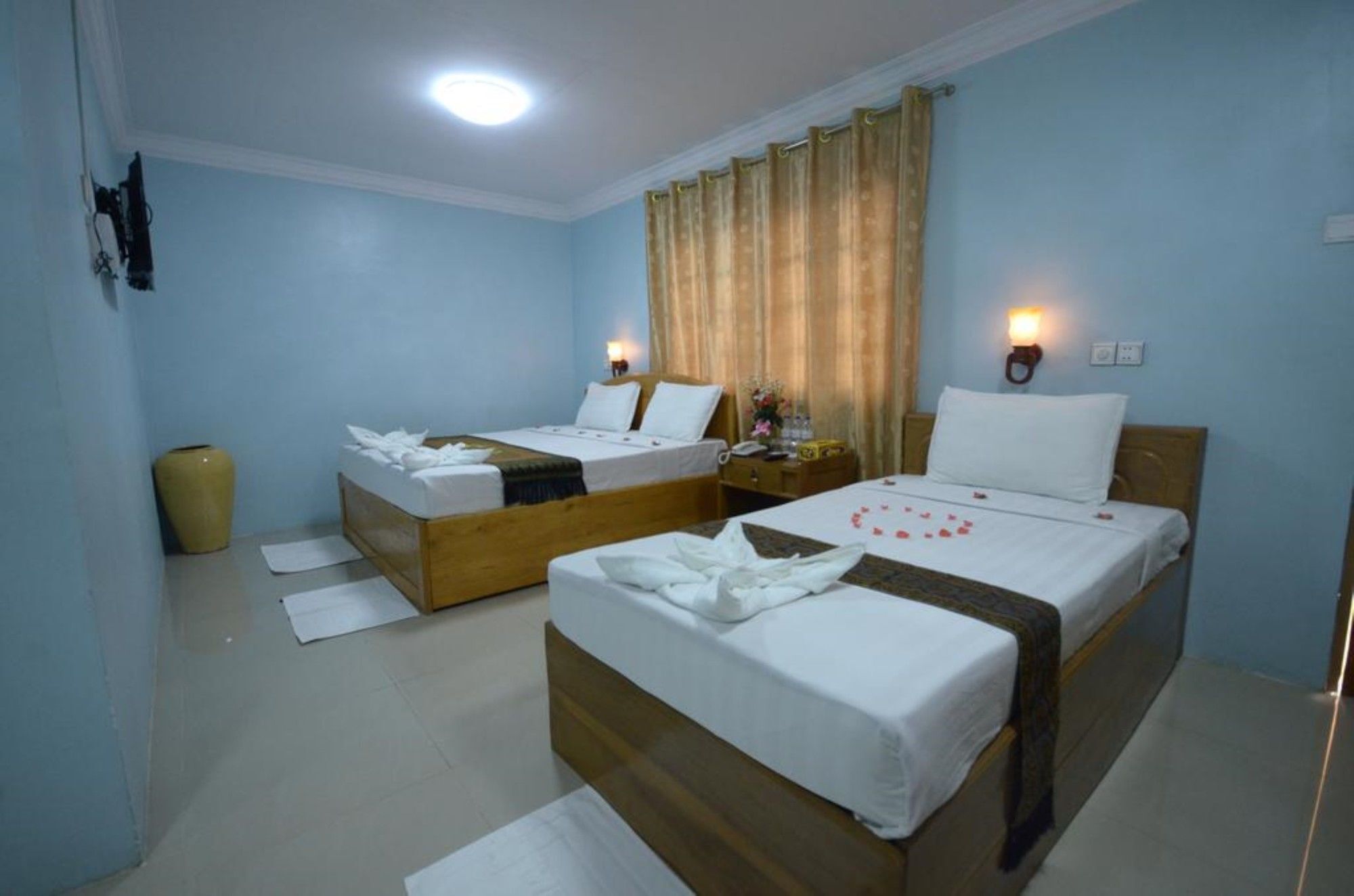 Inlay Palace Hotel Nyaung Shwe Bagian luar foto
